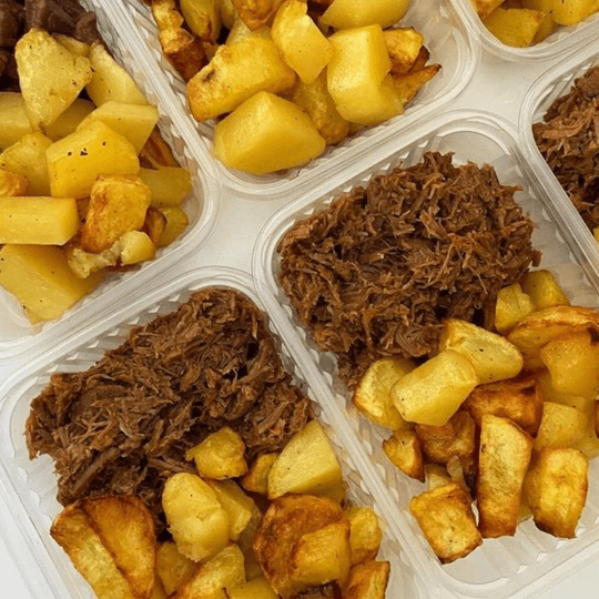Carne deshebrada con papas